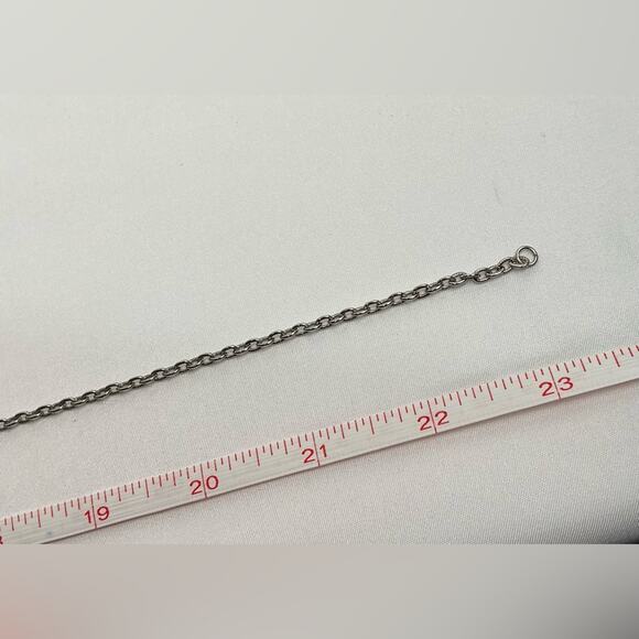 CHANEL Metallic textured Chain Necklace with Pendant - Picture 5 of 5